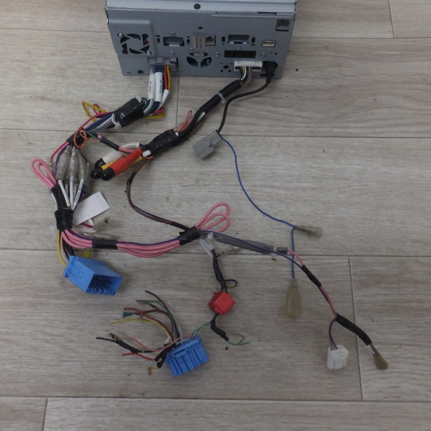 [送料無料] ★パナソニック Panasonic SDカーナビステーション Strada CN-RX05WD[14]★