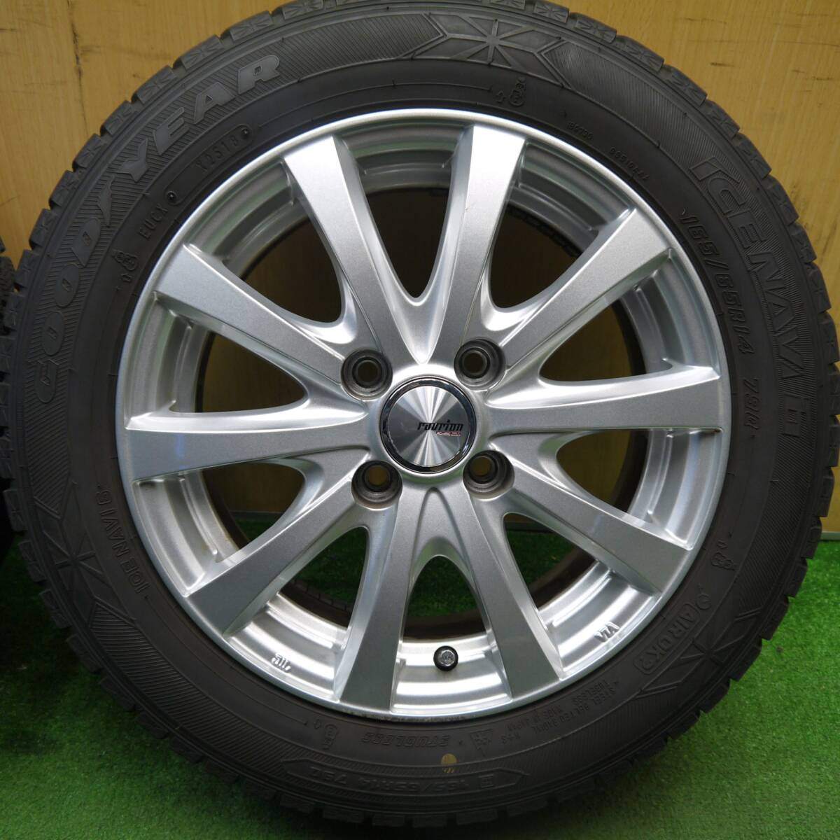 バリ溝！キレイ！8.5分★スタッドレス 165/65R14 グッドイヤー アイスナビ6 ravrion RS01 ラブリオン 14インチ PCD100/4H★5040401Hス