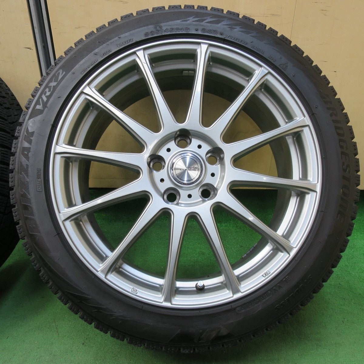 4本価格★スタッドレス 235/45R18 ブリヂストン ブリザック VRX2 ravrion TRD ラブリオン 18インチ PCD114.3/5H★5021508イス