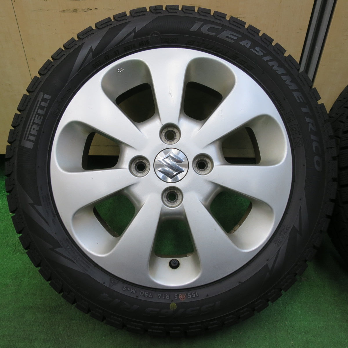 [送料無料] バリ溝！9分★スズキ パレット 純正 155/65R14 スタッドレス ピレリ アイスアシンメトリコ 14インチ PCD100/4H★4112001イス