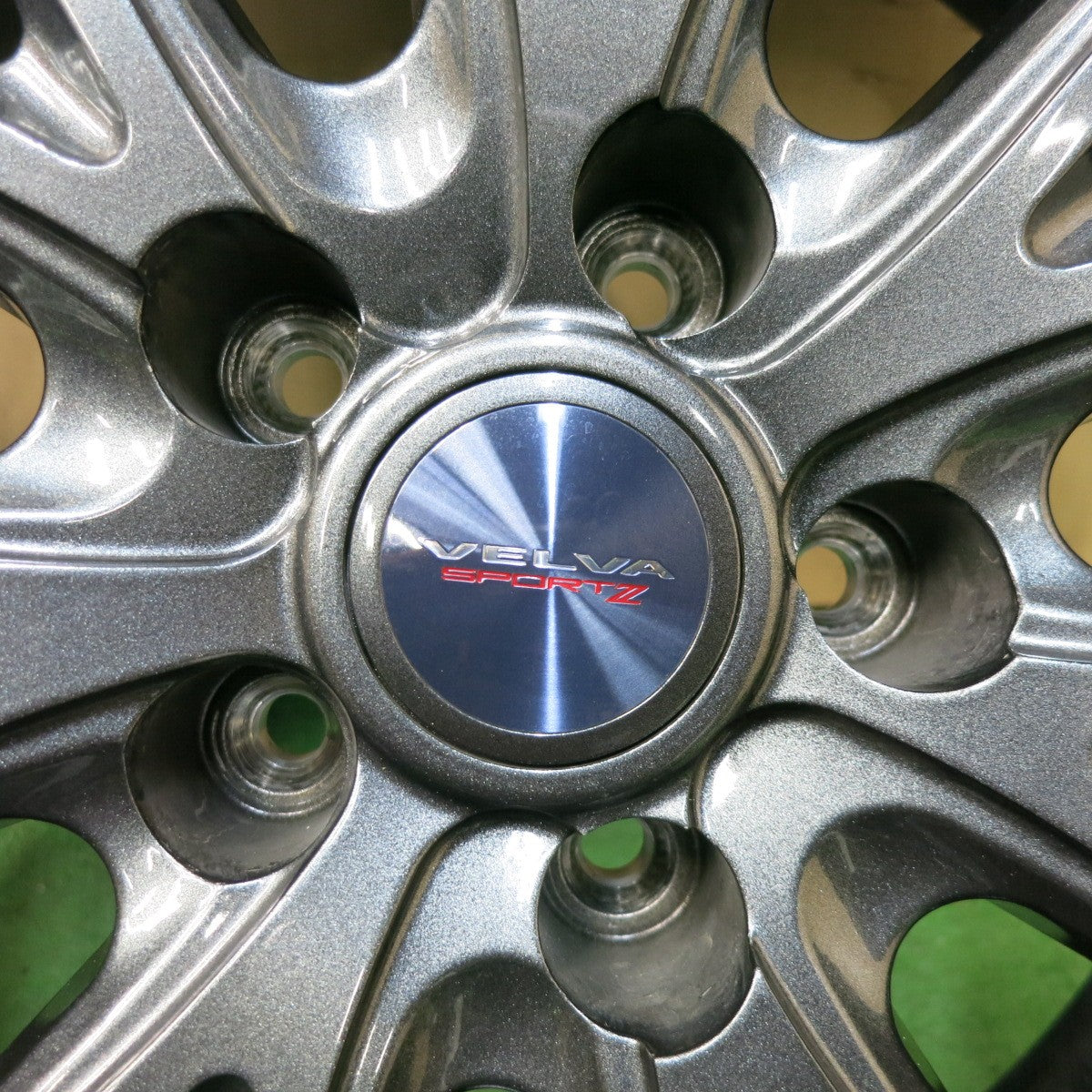 [送料無料] バリ溝！21年！キレイ！9.5分以上★スタッドレス 235/55R19 ピレリ アイスアシンメトリコ VELVA SPORTZ ヴェルヴァ 19インチ PCD114.3/5H★4122711SYス