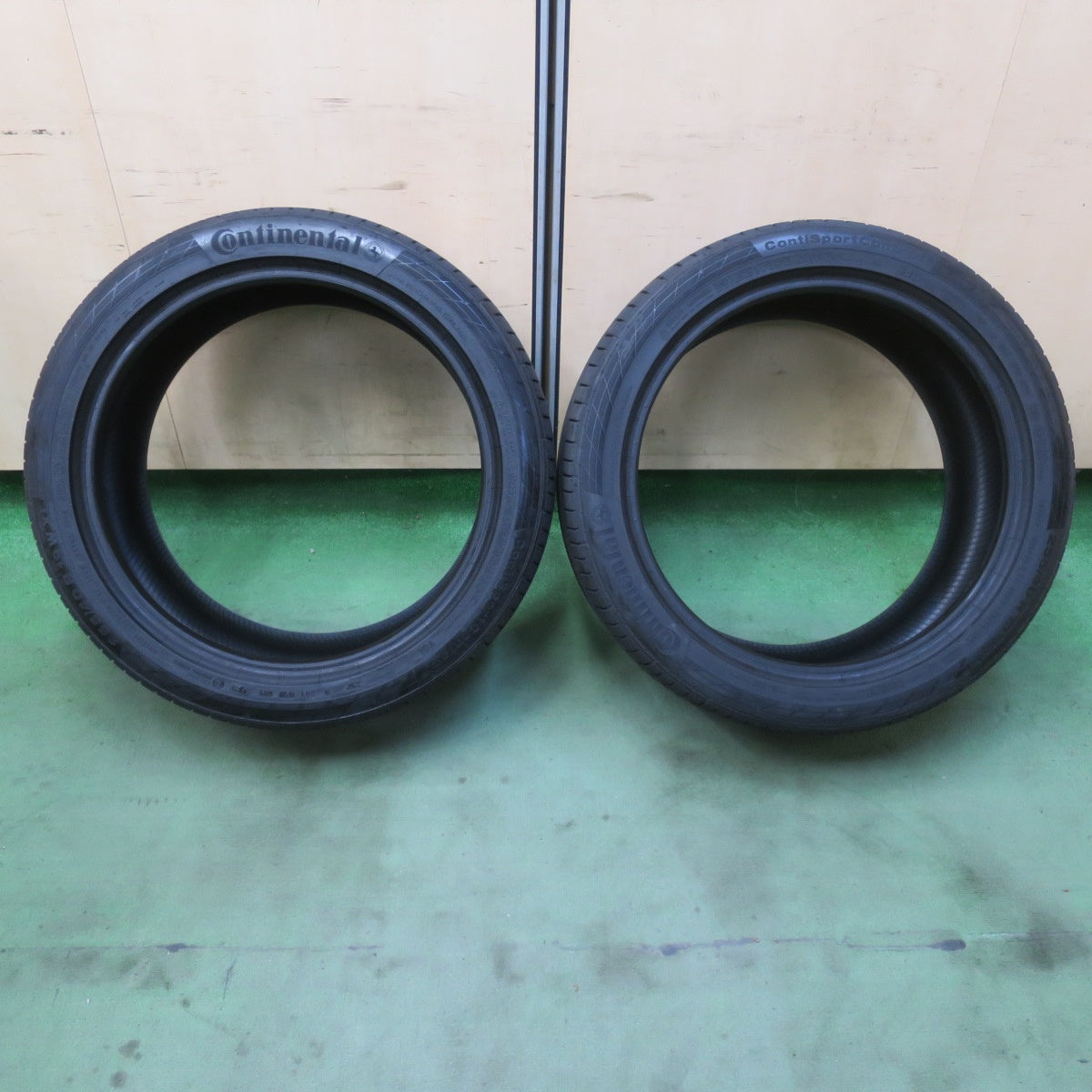 未使用！23年！2本★255/40R19 コンチネンタル コンチスポーツコンタクト5 VOL タイヤ 19インチ ボルボ アウディ 等★6052301イノタ