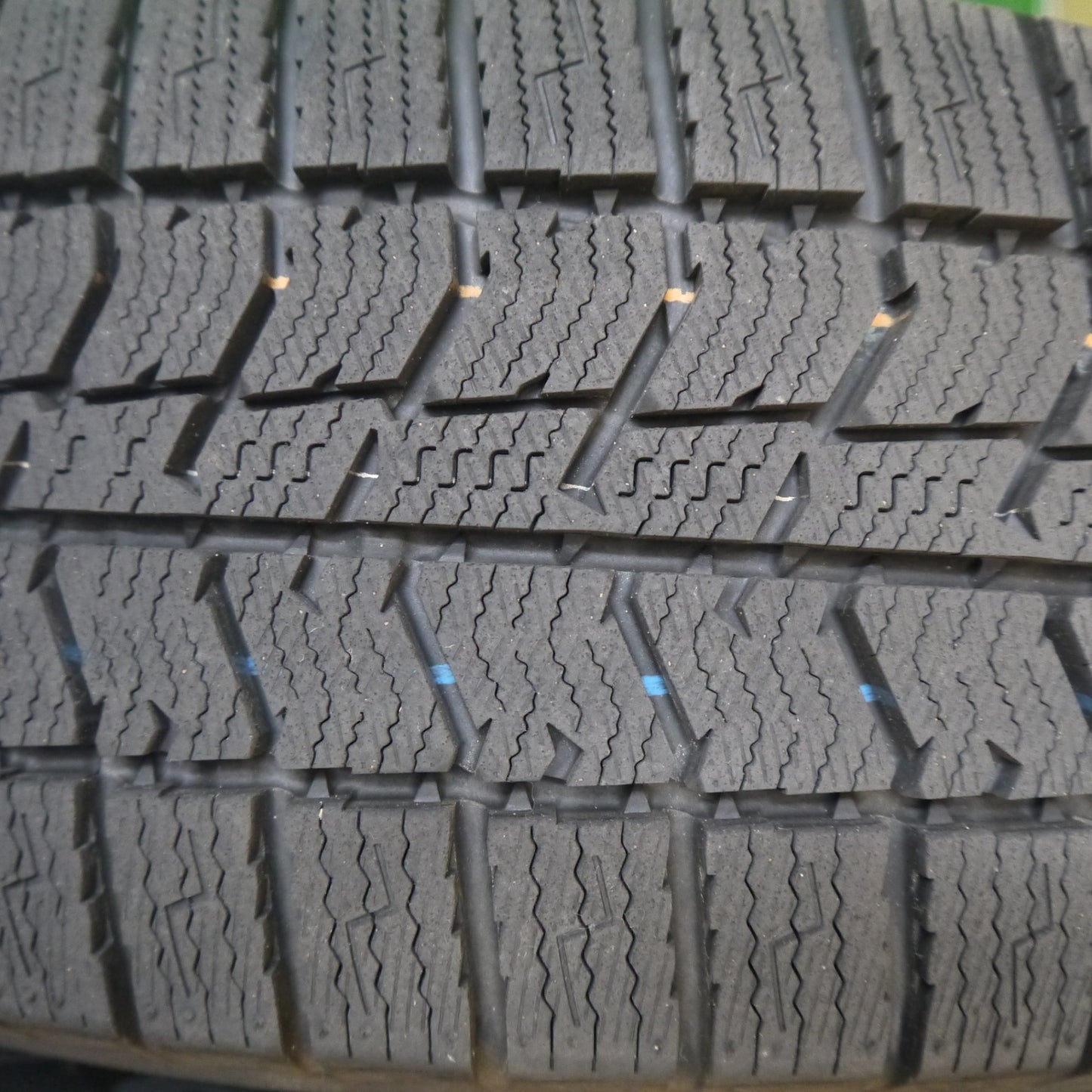 ほぼ未使用！25年！キレイ★スタッドレス 195/60R16 トーヨー オブザーブ GIZ3 BALMINUM LS10﻿ バルミナ 16インチ PCD114.3/5H★6030202Hス
