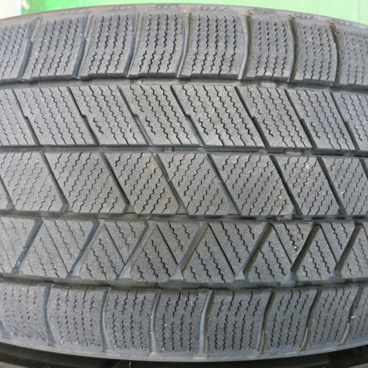 バリ溝！22年！キレイ！9.5分◎トヨタ クラウン クロスオーバー RS 純正 225/45R21 スタッドレス ブリヂストン ブリザック VRX3 21インチ PCD114.3/5H◎6070908HAス