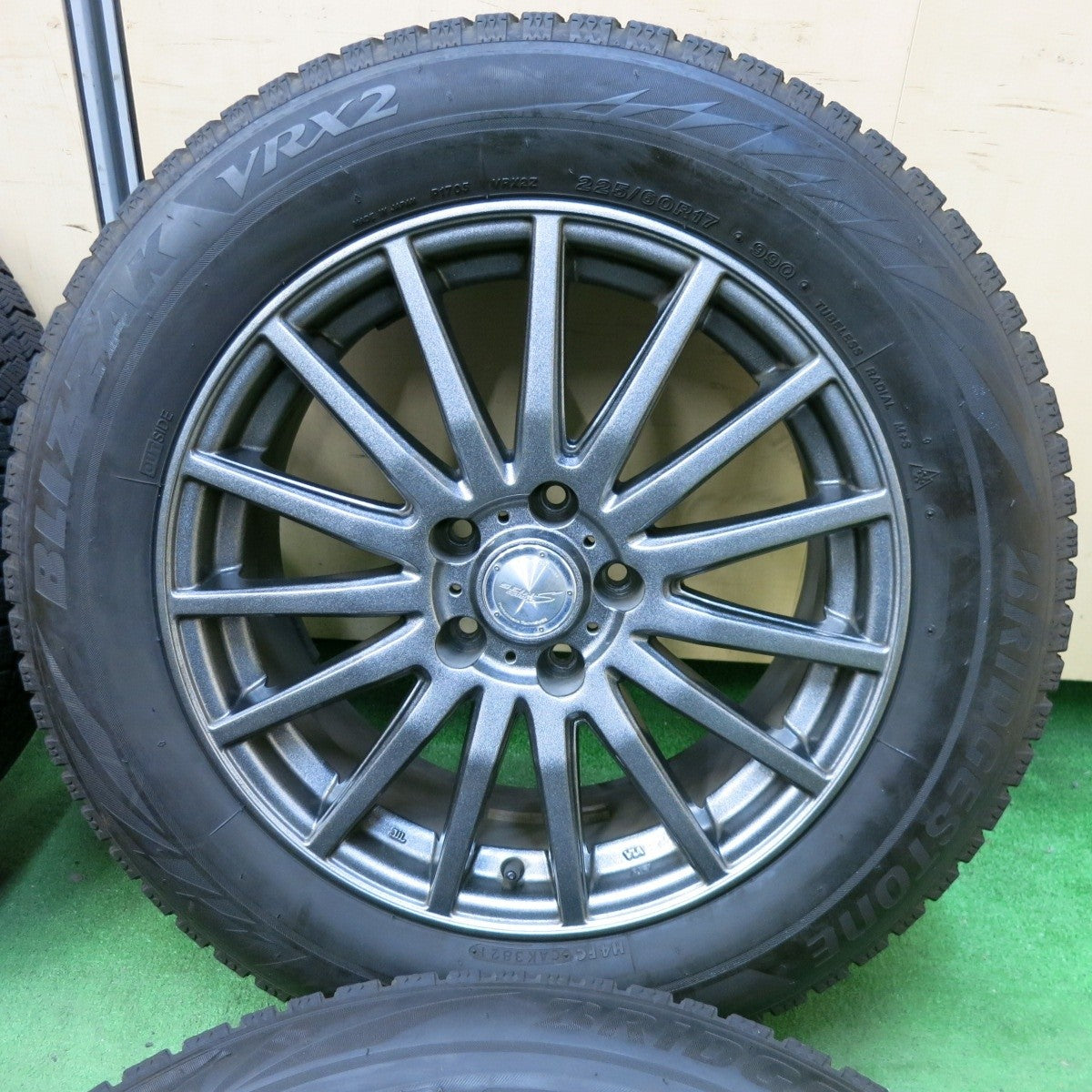 バリ溝！21年！キレイ！9.5分★スタッドレス 225/60R17 ブリヂストン ブリザック VRX2 SEIN RACING S 共豊 ザイン 17インチ PCD114.3/5H★4112711SYス