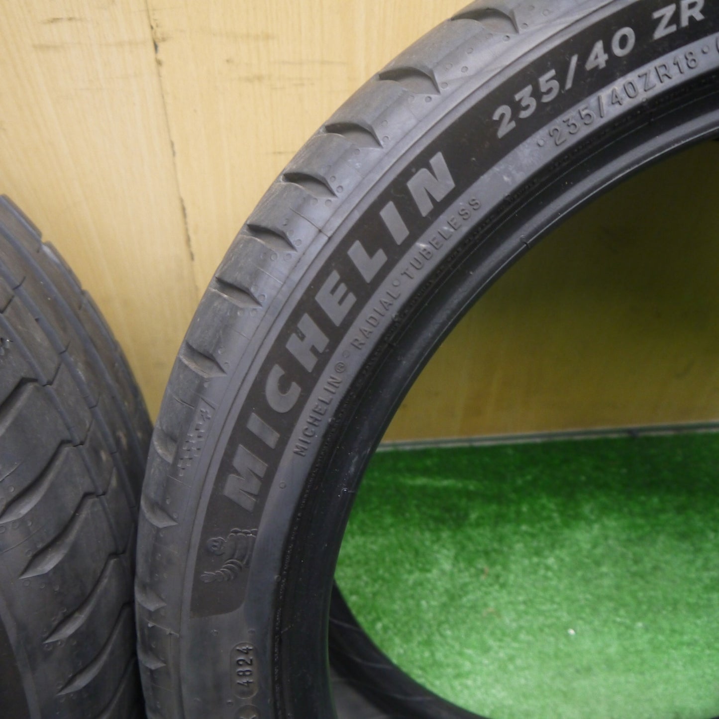 バリ溝！24年！9.5分！2本★235/40R18 ミシュラン パイロット スポーツ 5 タイヤ 18インチ インプレッサ シビック BMW M3 等★6010503Hノタ