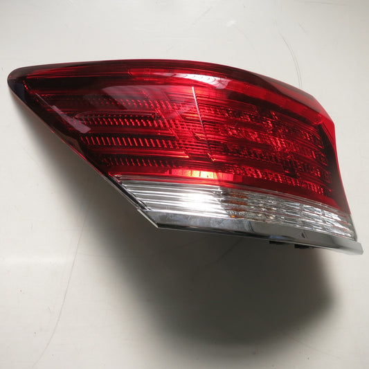 [送料無料] キレイ◆トヨタ クラウン マジェスタ 純正 テール ライト ランプ 左側 STANLEY 30-404 W0181◆