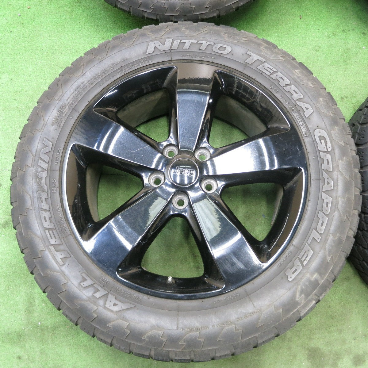 希少 4本価格★JEEP ジープ グランドチェロキー 純正 OP 275/55R20 ニットー TERRA GRAPPLER 20インチ PCD127/5H★5073001ナノ