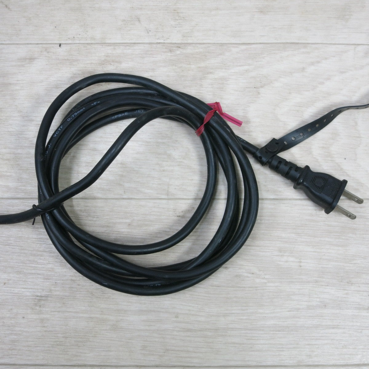[送料無料] ◆日立工機 5mm タッパ 100V UT5V 本体のみ 鋼材 タップ固定 ねじ切り ネジ立て 切削 タッパー 電動 工具◆