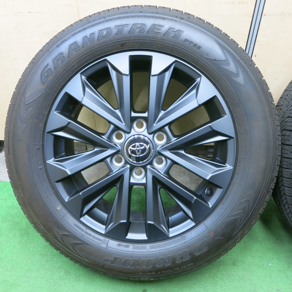 ほぼ新車外し！24年★トヨタ ランクル 250 ZX 純正 265/60R20 ダンロップ グラントレック PT22 20インチ PCD139.7/6H★5051401ナノ