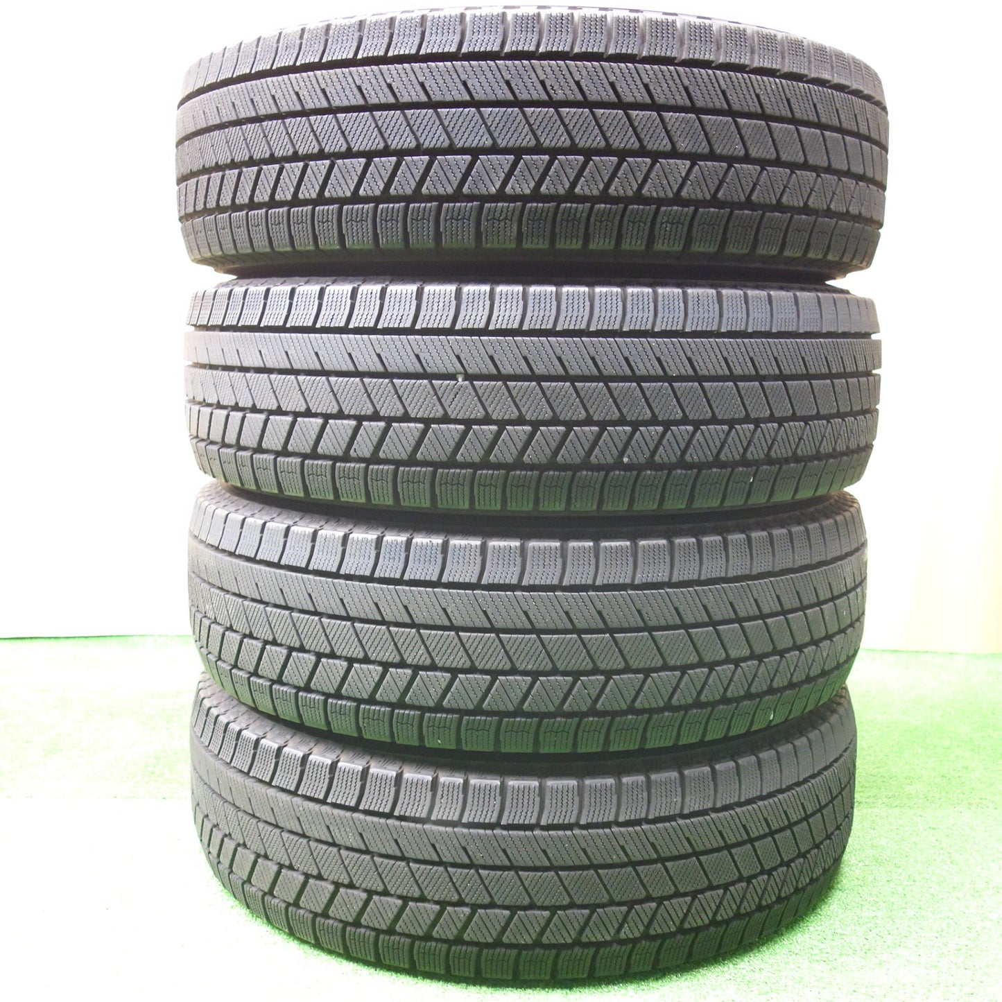 バリ溝！23年！9.5分★スタッドレス 185/70R14 ブリヂストン ブリザック VRX3 タイヤ 14インチ ノート フリード カローラ 等★5120601KTスタ