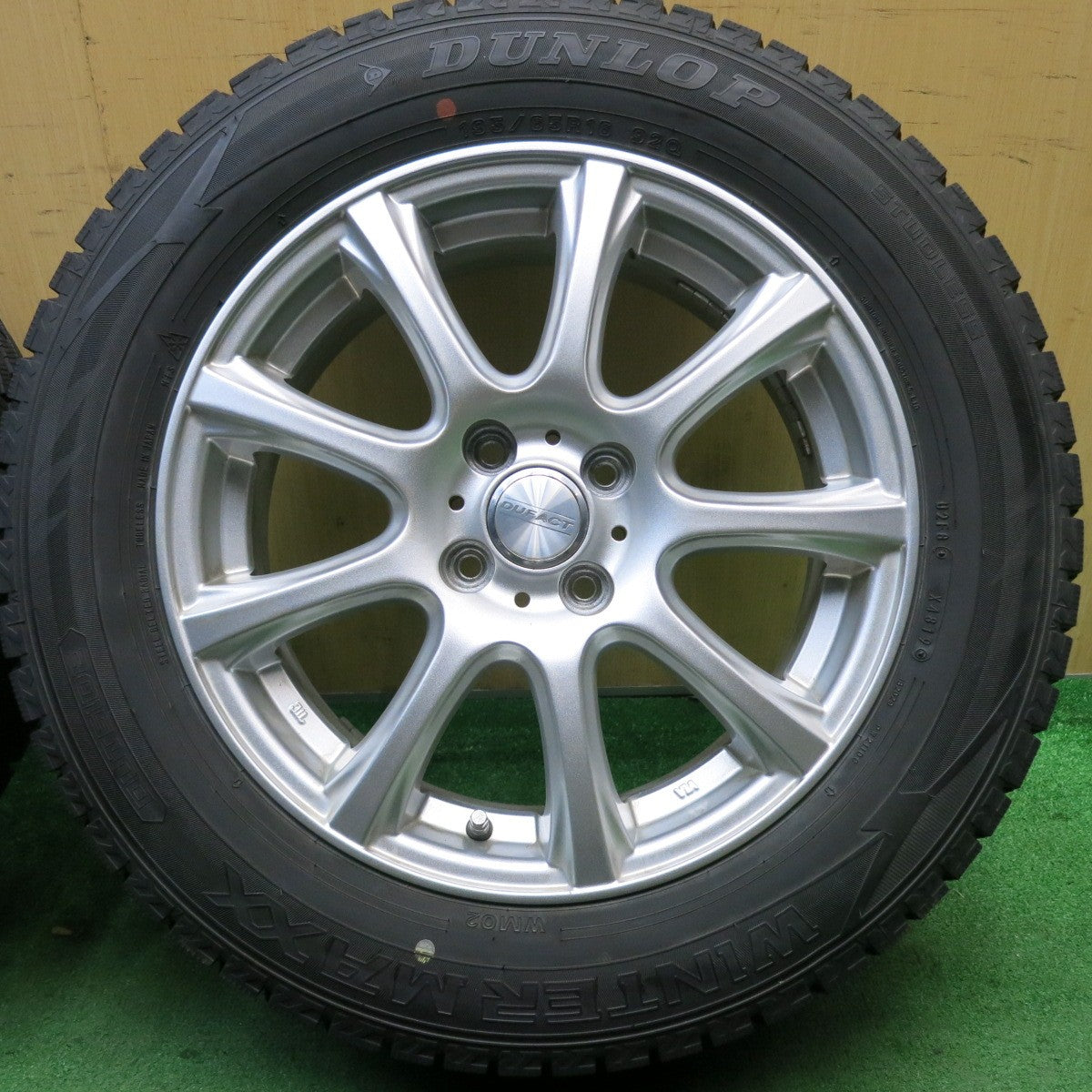 バリ溝！キレイ！9.5分★スタッドレス 195/65R16 ダンロップ ウインターマックス WM02 DUFACT デュファクト 16インチ PCD100/4H★5052105AKス