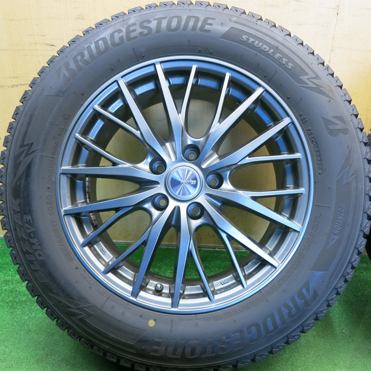 バリ溝！24年！キレイ！9分◎スタッドレス 225/65R17 ブリヂストン ブリザック DM-V3 ravrion RM01 ラブリオン 17インチ PCD114.3/5H◎6070907HAス