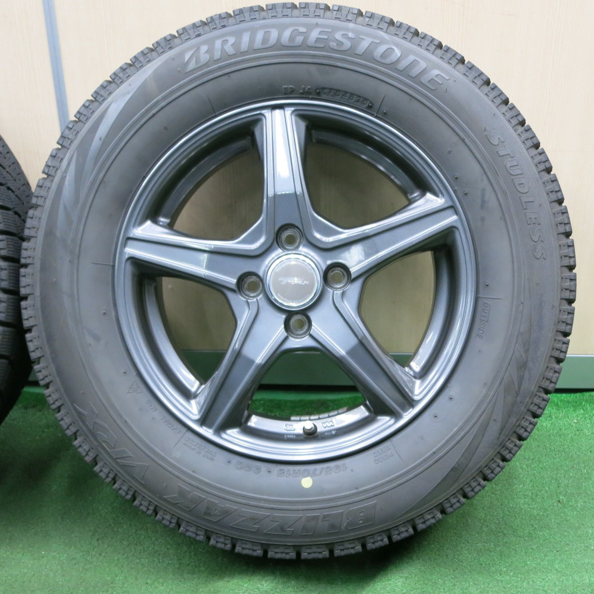 *送料無料* バリ溝！20年！キレイ！8.5分★スタッドレス 195/70R15 ブリヂストン ブリザック VRX TOPRUN トップラン 15インチ PCD100/4H★4061802NJス