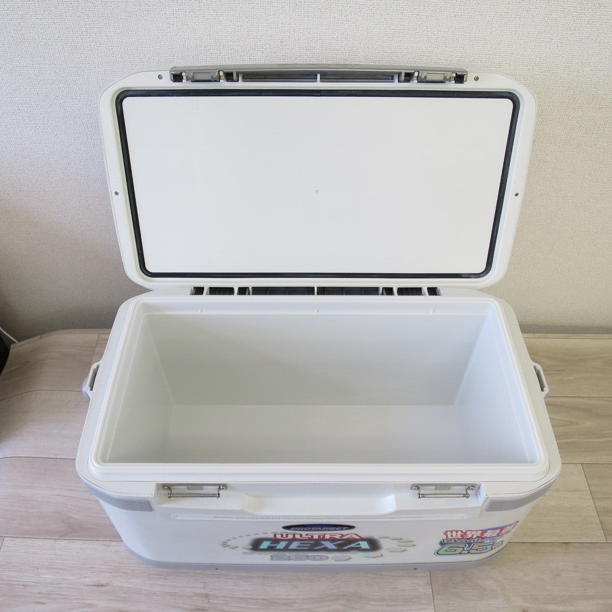 [送料無料] ◇RYOBI PROTARGET ULTRA HEXA 260 6.5倍 クーラー ボックス リョービ プロターゲット ウルトラヘキサ 保冷◇
