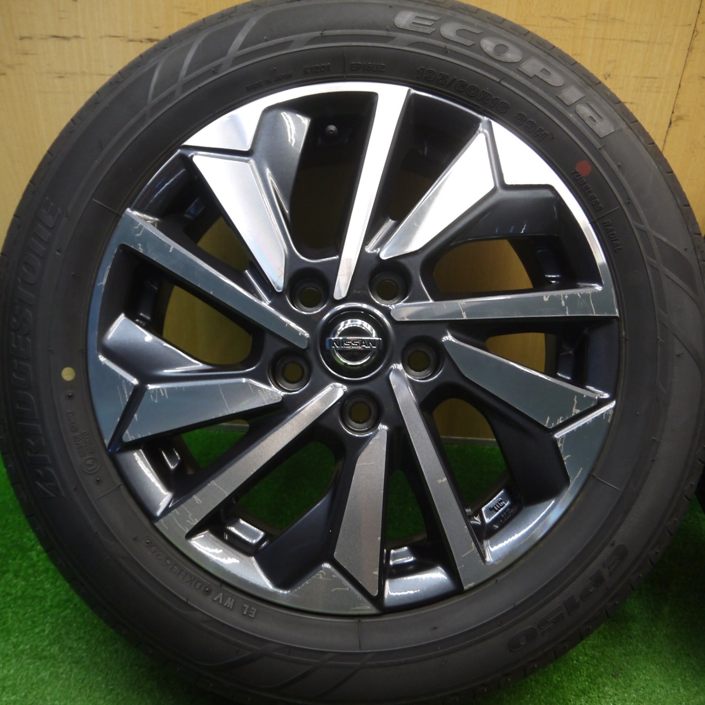 [送料無料] バリ溝！8.5分★日産 C27 セレナ ハイウェイスター 純正 195/60R16 ブリヂストン エコピア EP150 16インチ PCD114.3/5H★5011002Hノ