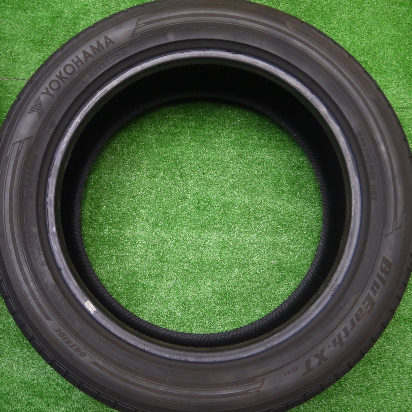 *送料無料* バリ溝！23年！9.5分★225/55R18 ヨコハマ BluEarth-XT AE61 タイヤ 18インチ C-HR カローラクロス フォレスター XV 等★4080904Hノタ