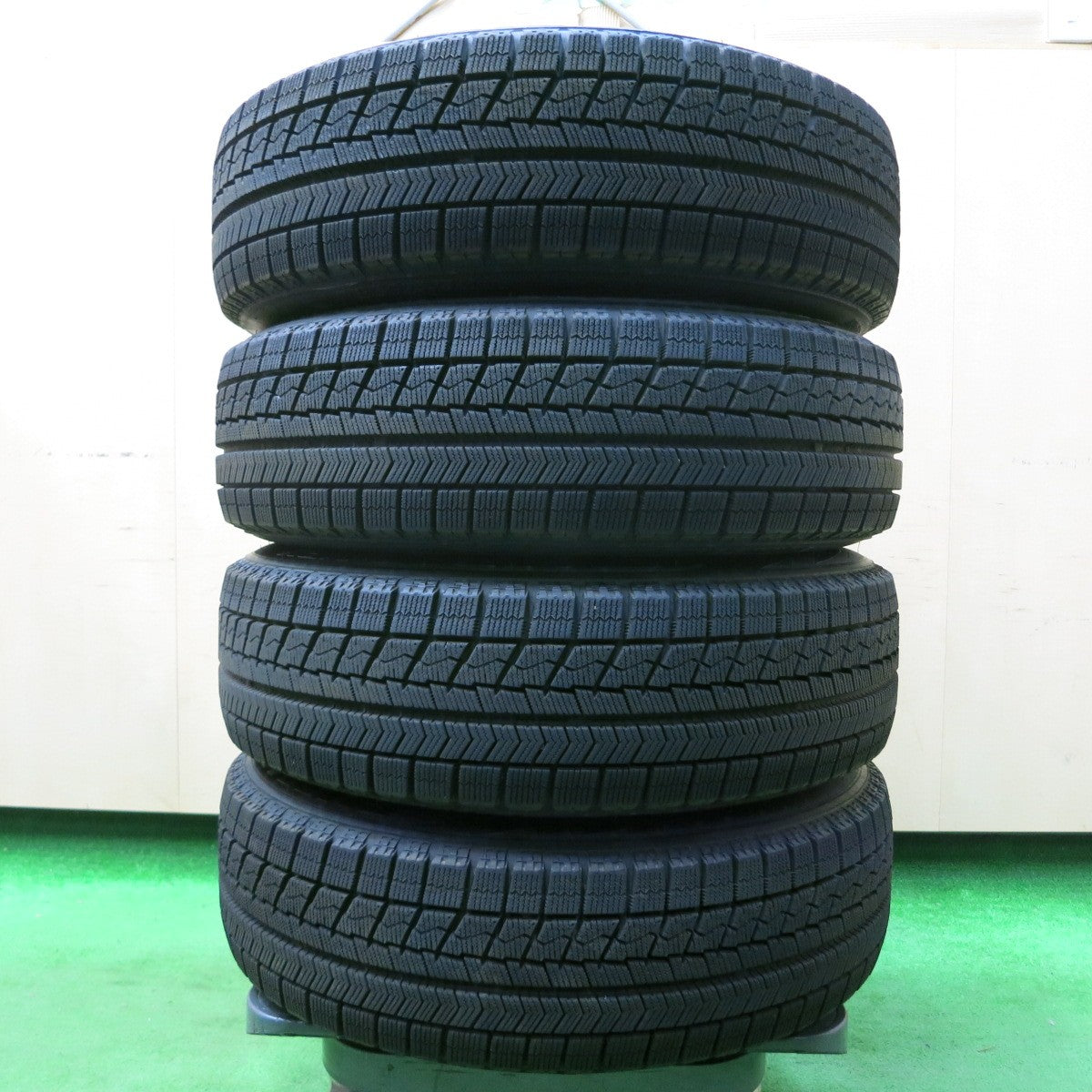 *送料無料* バリ溝！キレイ！9分★スタッドレス 165/70R14 ブリヂストン ブリザック VRX ECO FORME エコフォルム PCD100/4H★4042916イス
