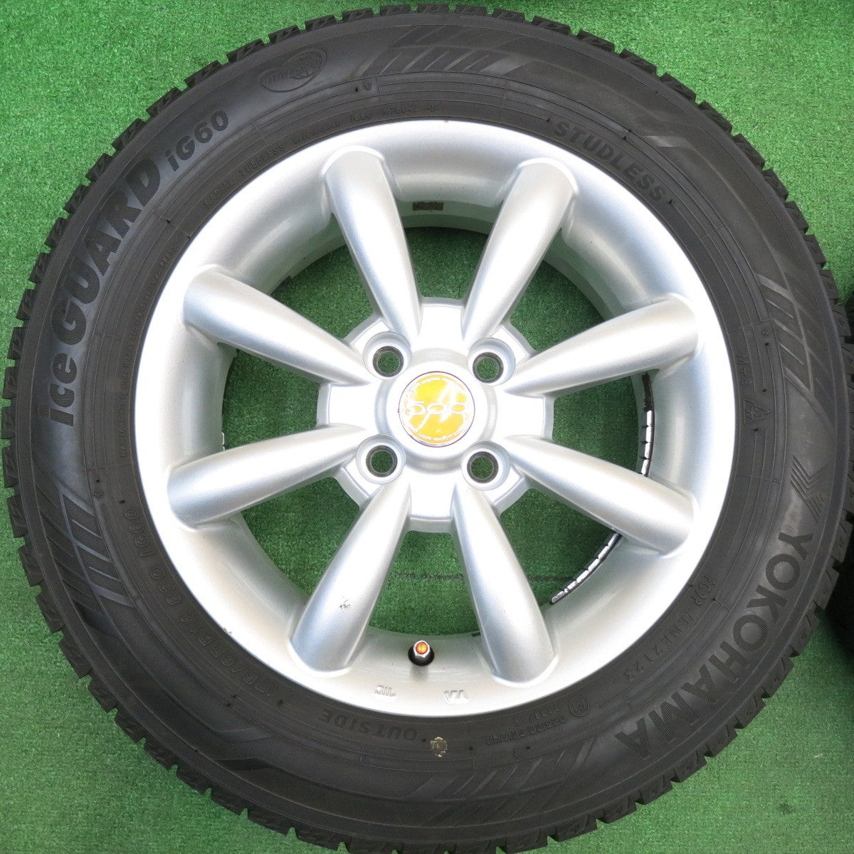 バリ溝！23年！9.5分以上★FIAT フィアット 500 等 AGA 175/65R14 スタッドレス ヨコハマ アイスガード iG60 14インチ PCD98/4H★5113007HAス