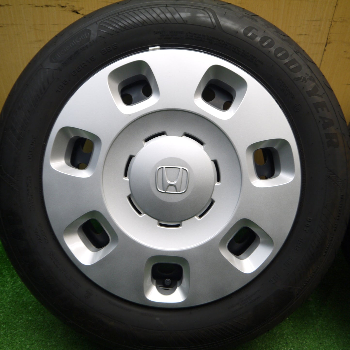 バリ溝！24年！キレイ！9分★ホンダ フリード e:HEV AIR Biz 純正 スチール 185/65R15 グッドイヤー EfficientGrip Performance2 15インチ PCD114.3/5H★5120505Hノ