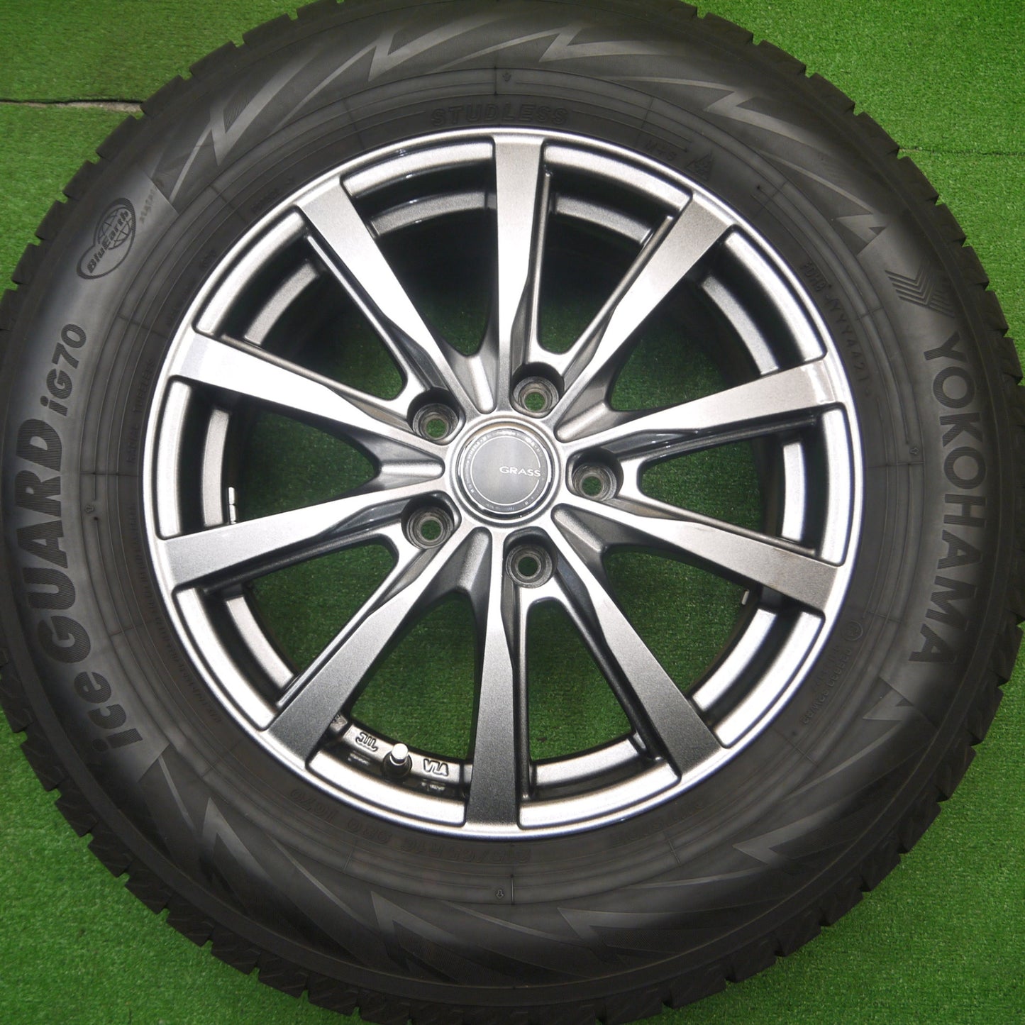 [送料無料] バリ溝！21年！キレイ！9分★スタッドレス 215/65R16 ヨコハマ アイスガード iG70 GRASS グラス 16インチ PCD114.3/5H★4110805Hス