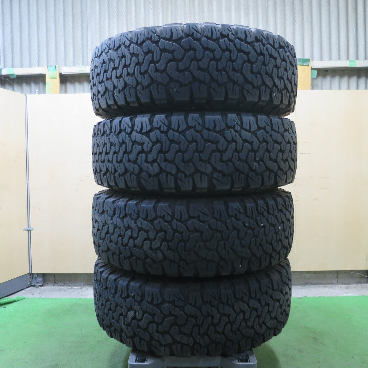 バリ溝！22年！キレイ！9分◎DELTA FORCE CRIMSON 275/70R17 121/118R BFグッドリッチ All-Terrain T/A デルタ フォース 17インチ PCD139.7/6H◎6082501NGノ