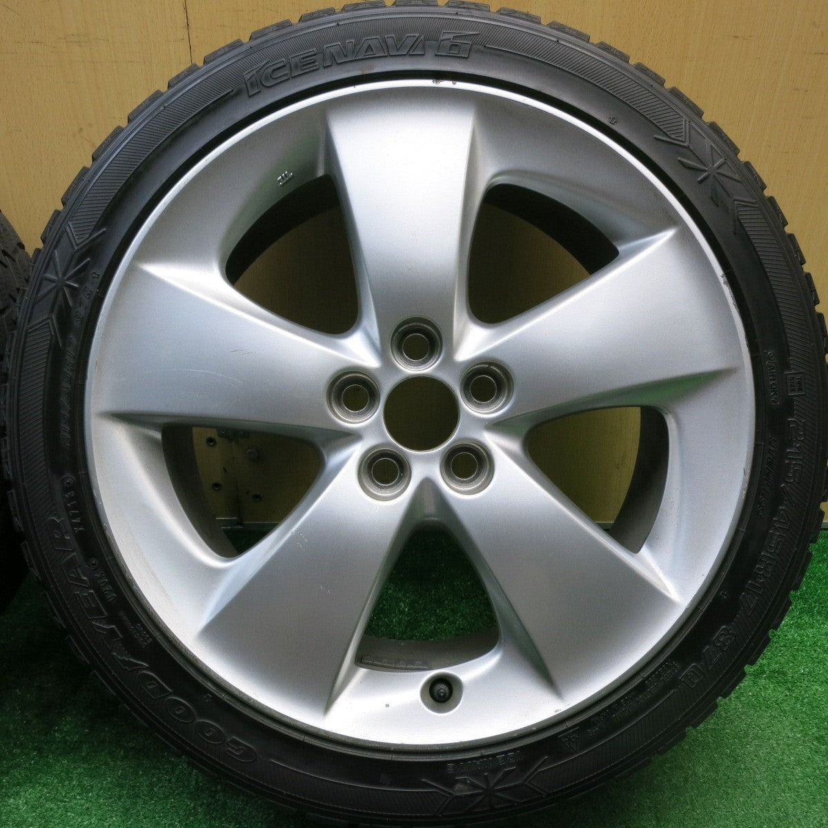 4本価格★トヨタ 30系 プリウス S ツーリング 純正 215/45R17 スタッドレス グッドイヤー アイスナビ6 17インチ PCD100/5H★5110617HAス