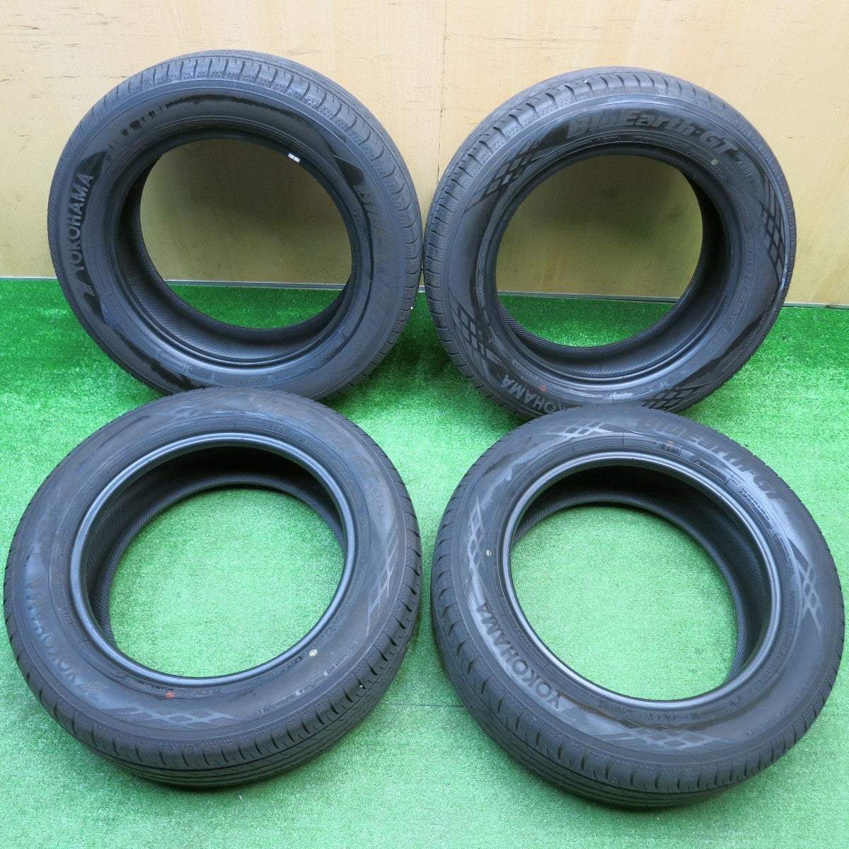 バリ溝！23年！9分★205/60R16 ヨコハマ BluEarth-GT AE51 タイヤ 16インチ ブルーアース ノア ヴォクシー ステップワゴン 等★5110605HAノタ