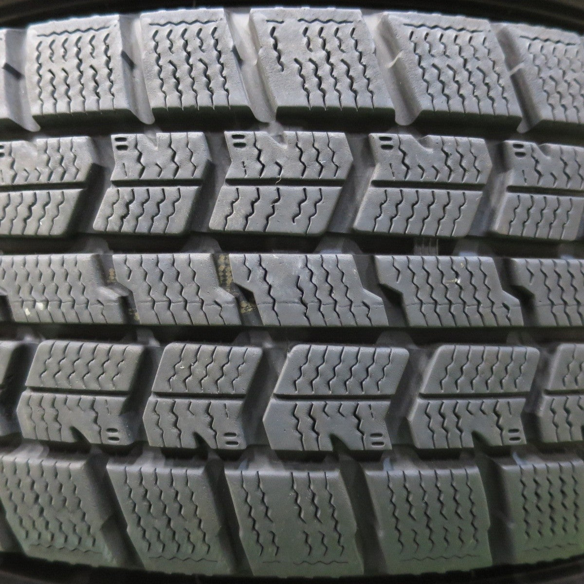 バリ溝！22年！キレイ！9.5分★スタッドレス 185/65R15 グッドイヤー アイスナビ7 ravrion RS01 ラブリオン 15インチ PCD100/4H★4113003イス