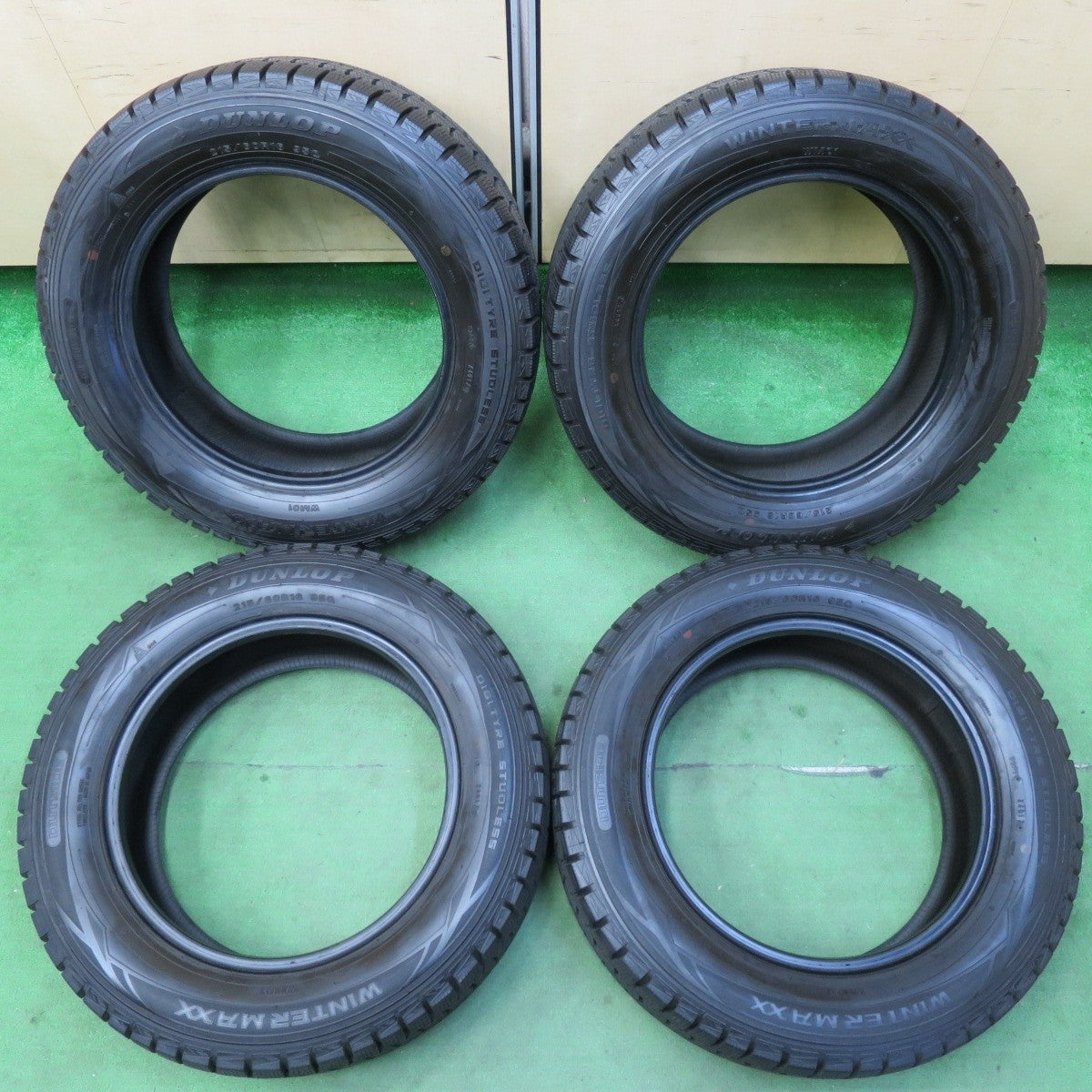 バリ溝！9.5分★スタッドレス 215/60R16 ダンロップ ウインターマックス WM01 タイヤ 16インチ エスティマ クラウン CX-3 オデッセイ等★4102508イスタ