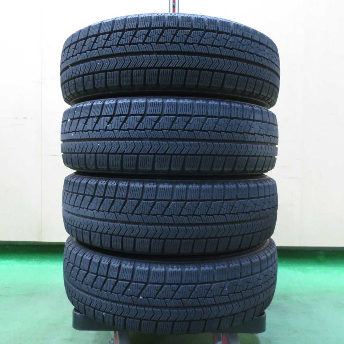 バリ溝！キレイ！8.5分★スタッドレス 155/65R14 ブリヂストン ブリザック VRX BALMINUM バルミナ 14インチ PCD100/4H★5021105イス