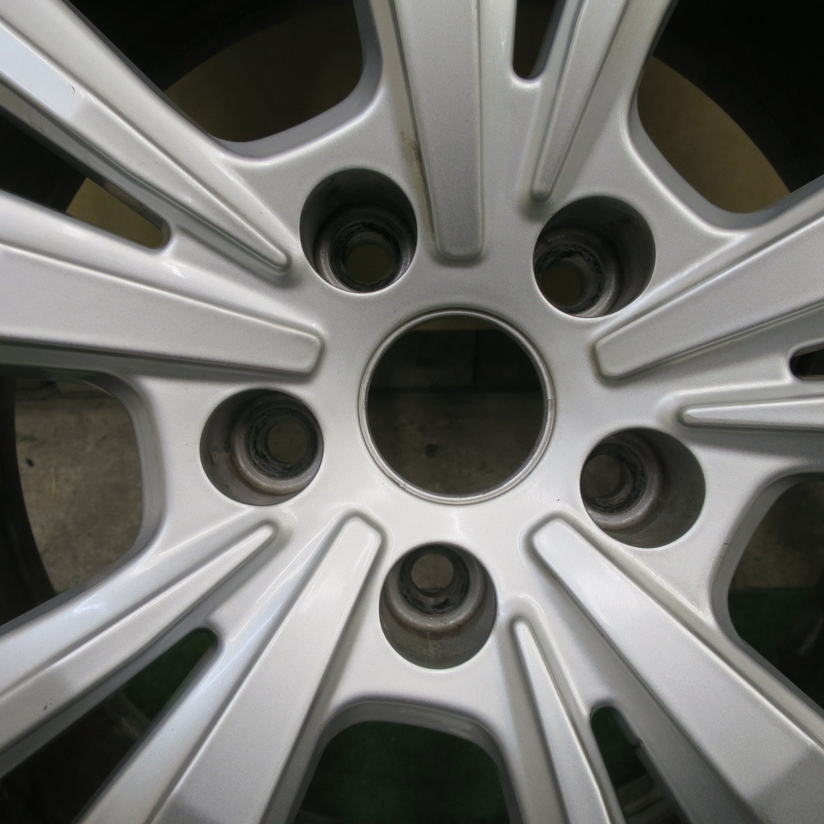 バリ溝！23年！キレイ！9.5分★BMW 等 smartline 365 225/50R17 スタッドレス ブリヂストン ブリザック VRX3 スマートライン 17インチ PCD112/5H★5112205TTス