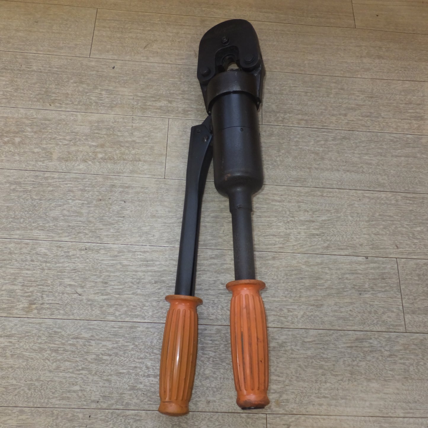 [送料無料] ★泉精器 IZUMI 屋内配線用電線接続工具 手動油圧式工具 9H-1 圧着端子用　呼び 14～150★
