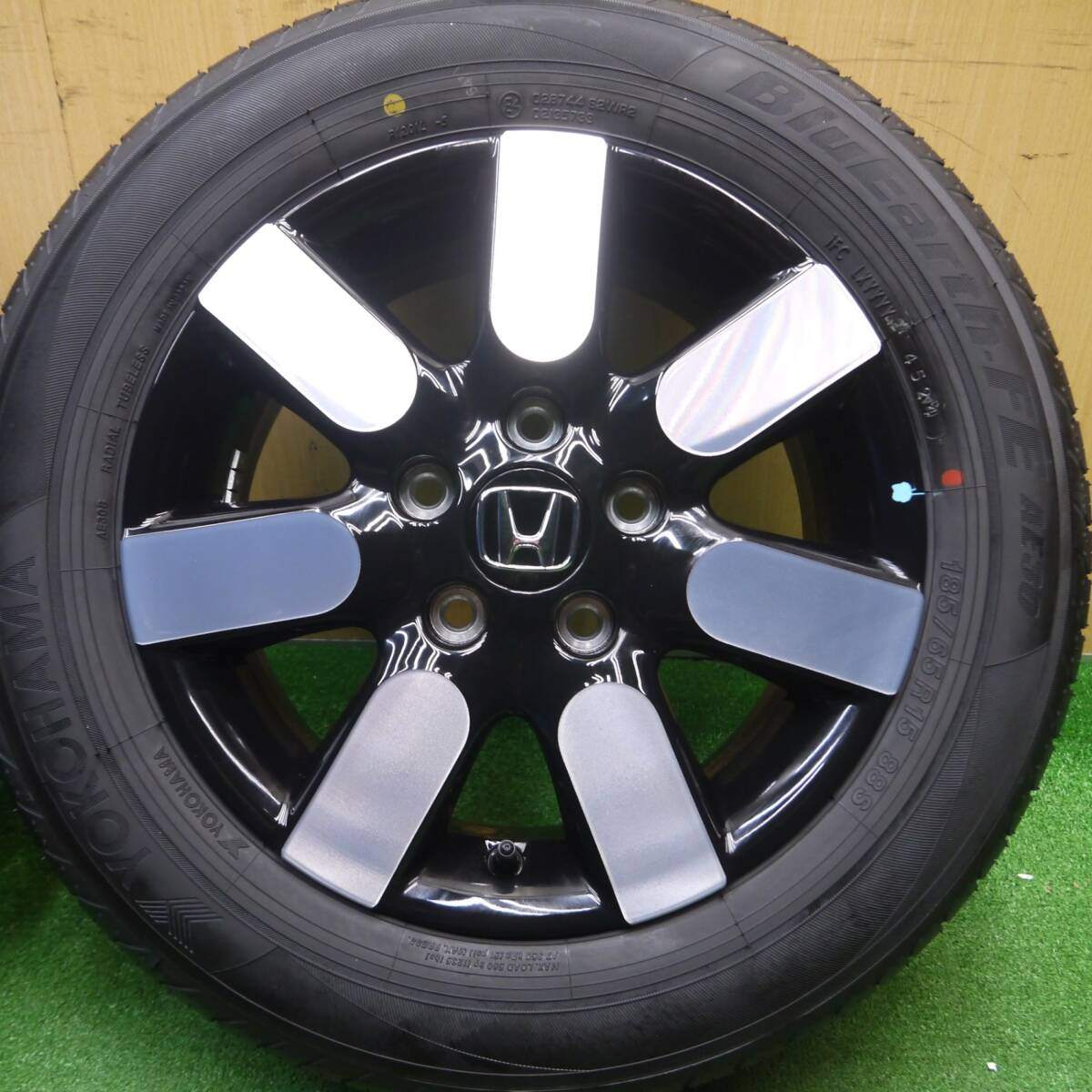 新車外し！24年★ホンダ フリード エアー AIR EX 純正 185/65R15 ヨコハマ BluEarth-FE AE30 15インチ PCD114.3/5H★4121312Hノ