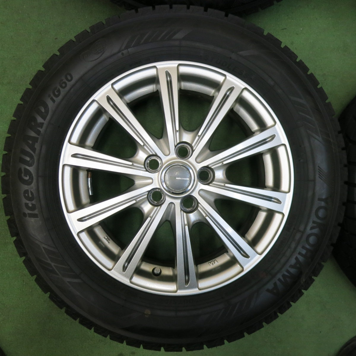 [送料無料] 超バリ溝！23年！キレイ！ほぼ10分★プリウス 等 195/65R15 スタッドレス ヨコハマ アイスガード iG60 MiLLOUS ミルアス 15インチ PCD100/5H★5012212SYス