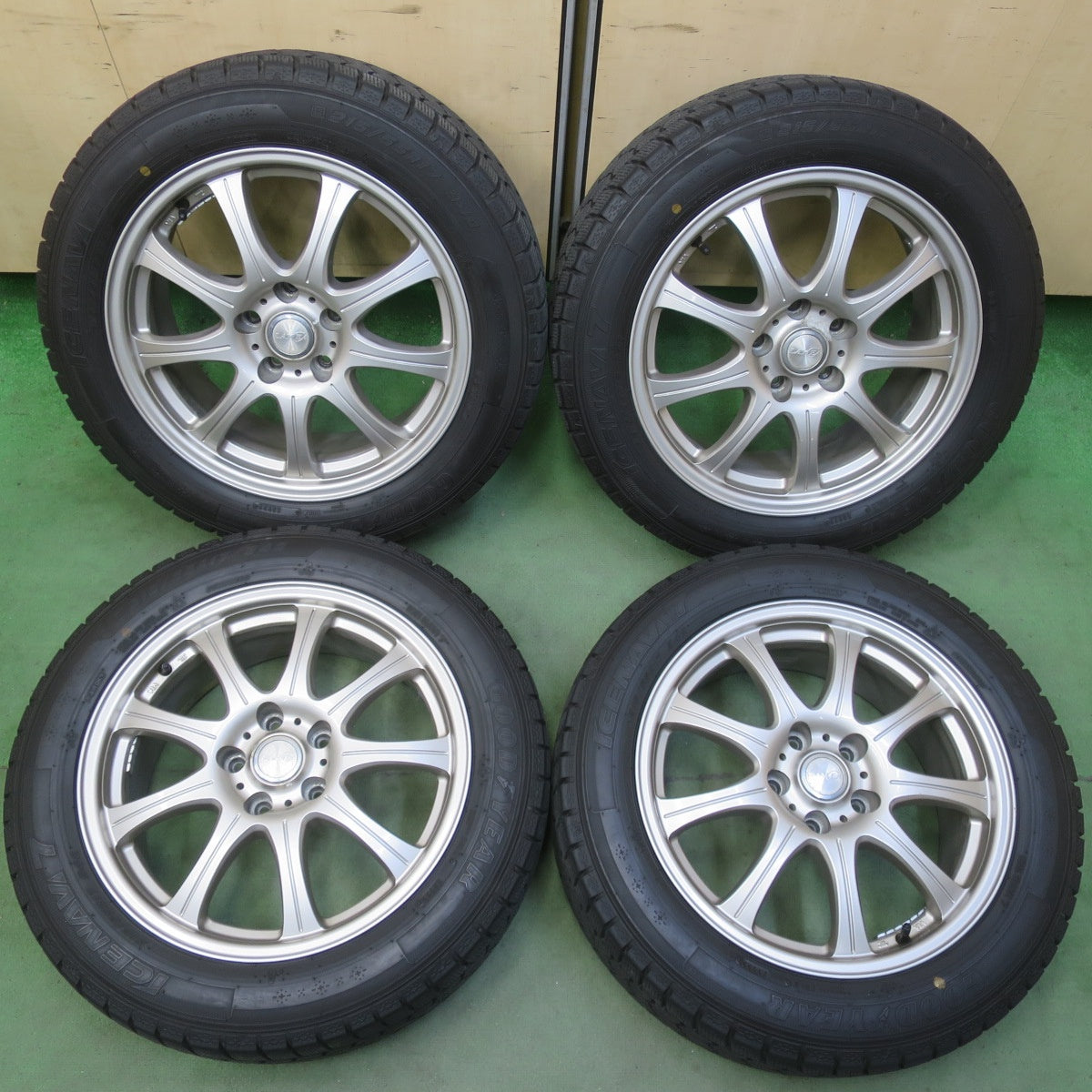 バリ溝！22年！9.5分◎スタッドレス 215/55R17 グッドイヤー アイスナビ7 LAYCEA レイシア 17インチ PCD114.3/5H◎6072205イス