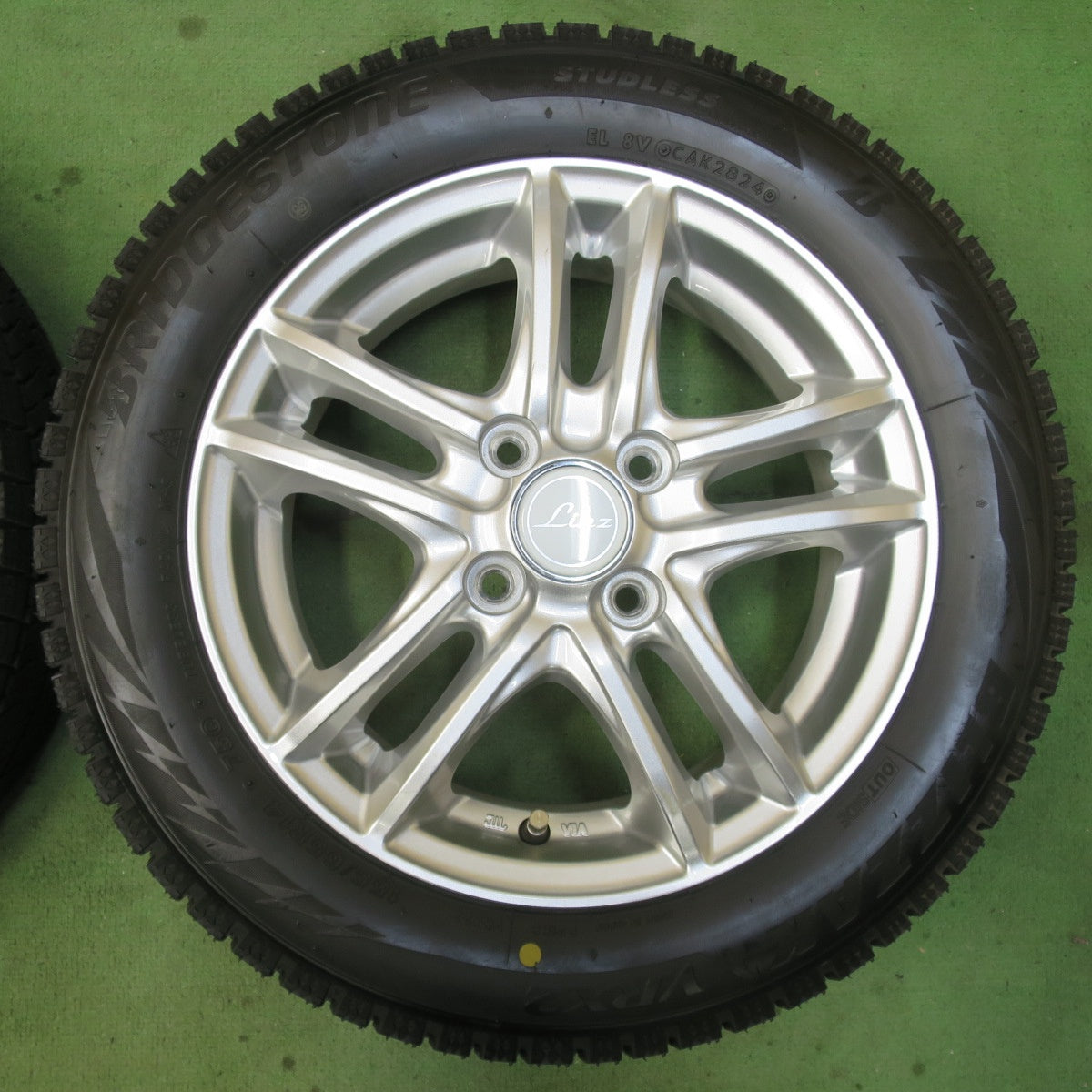 バリ溝！24年！キレイ！ほぼ10分★スタッドレス 155/65R14 ブリヂストン ブリザック VRX2 Linz 社外 アルミ 14インチ PCD100/4H★6011702イス