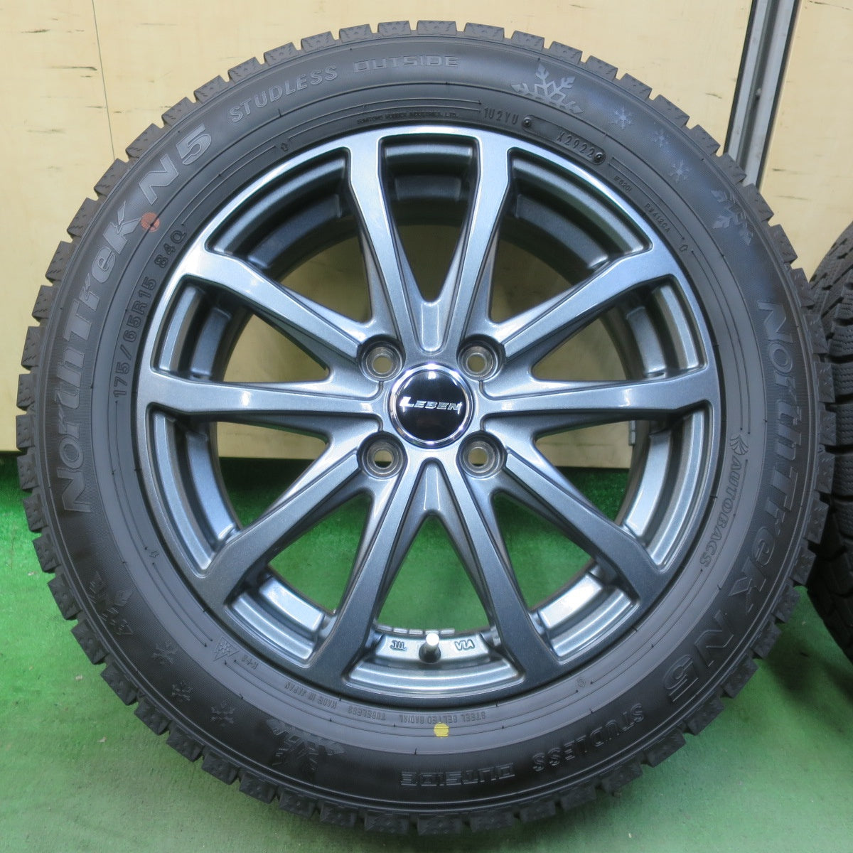 超バリ溝！22年！キレイ！ほぼ10分★スタッドレス 175/65R15 オートバックス ノーストレック N5 LEBEN レーベン 15インチ PCD100/4H★5112105イス