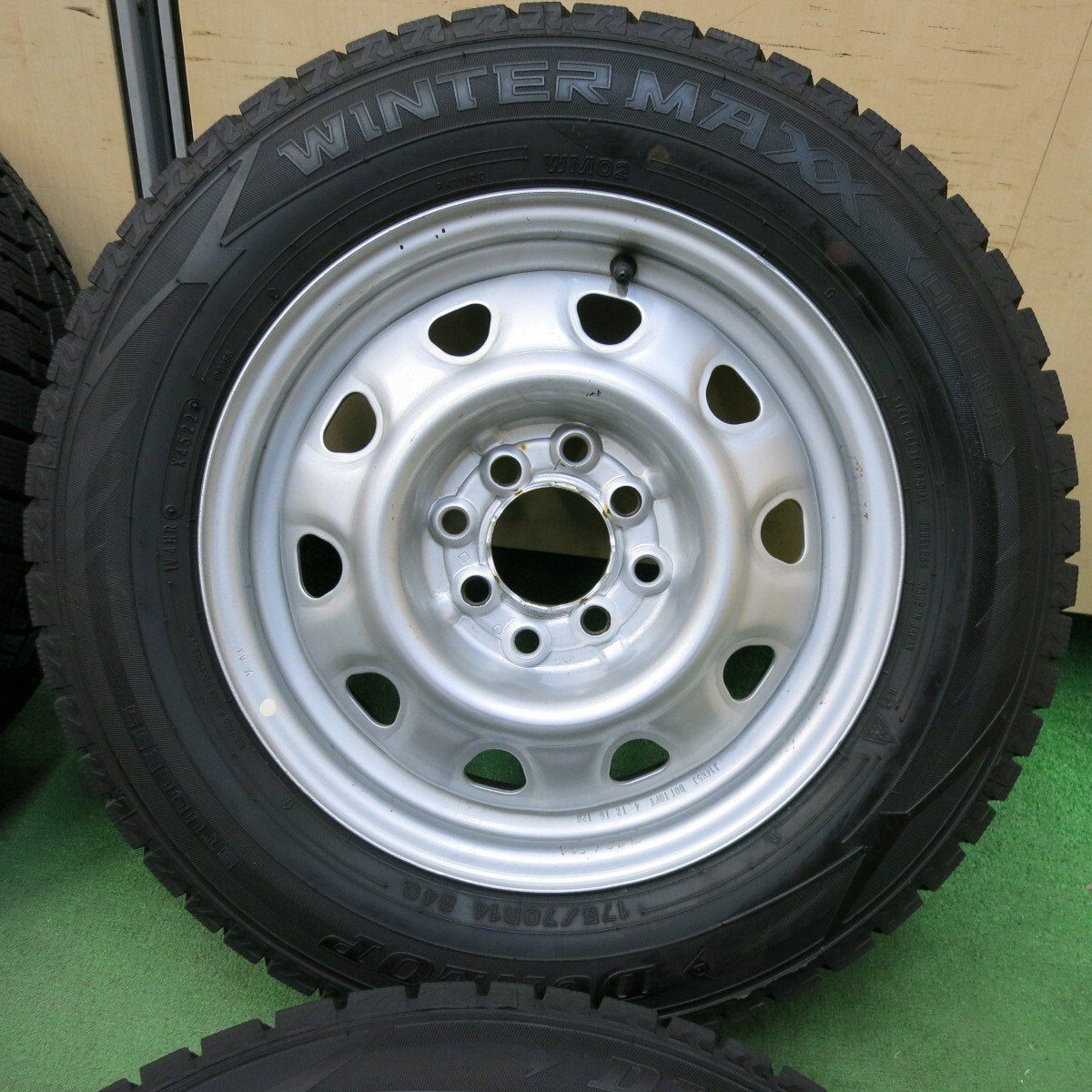 バリ溝！22年！キレイ！ほぼ10分★スタッドレス 175/70R14 ダンロップ ウインターマックス WM02 スチール ホイール 14インチ PCD100 114.3/4H マルチ★5031413SYス