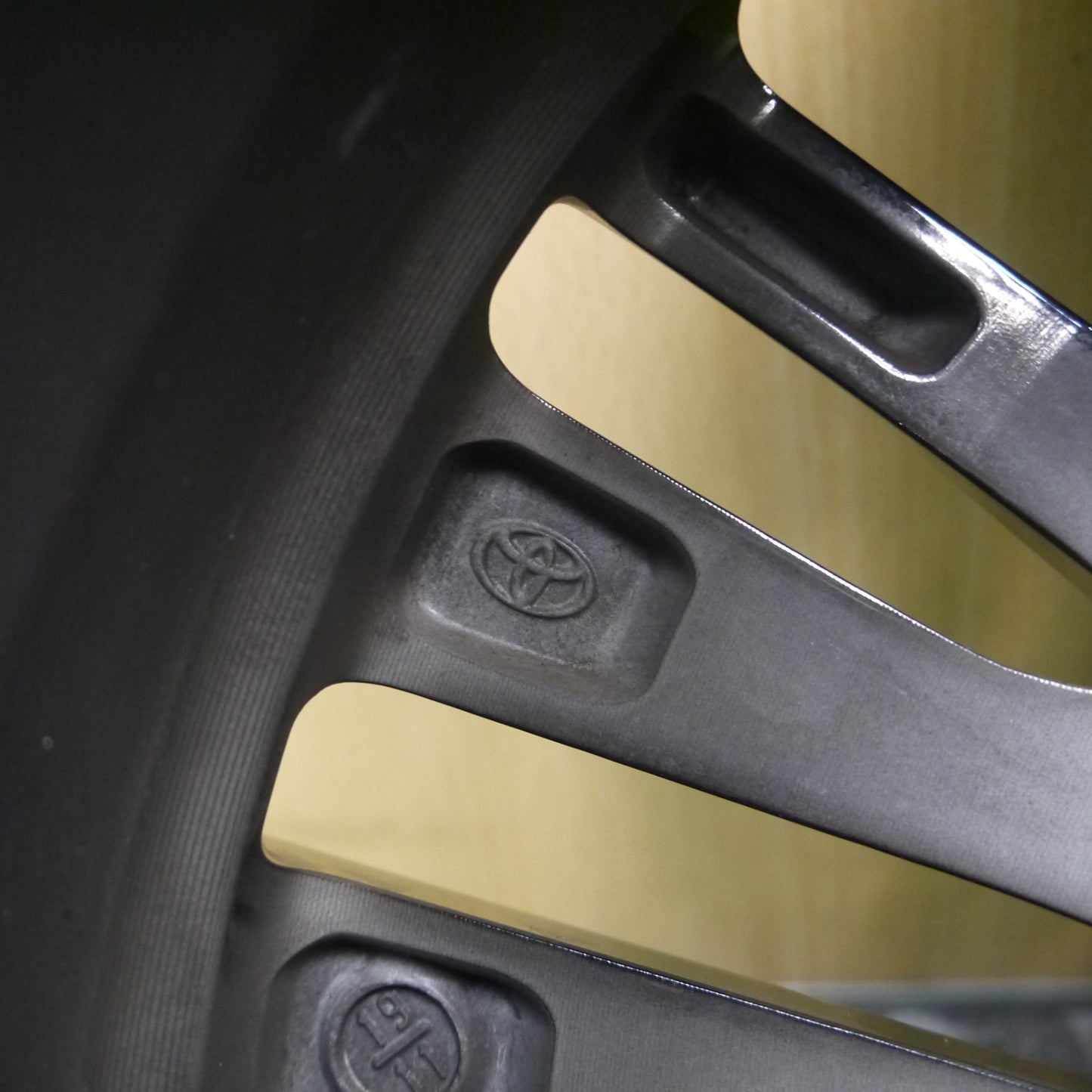 *送料無料* キレイ★トヨタ クラウン 220系 Gエグゼクティブ 純正 ホイール 18インチ 18×8J PCD114.3/5H★4041903Hホ