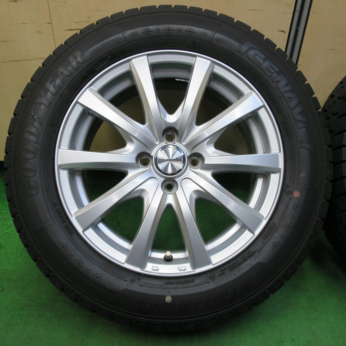 *送料無料* キレイ！21年★スタッドレス 195/65R16 グッドイヤー アイスナビ7 ravrion RS01 ラブリオン 16インチ PCD100/4H★4061204イス