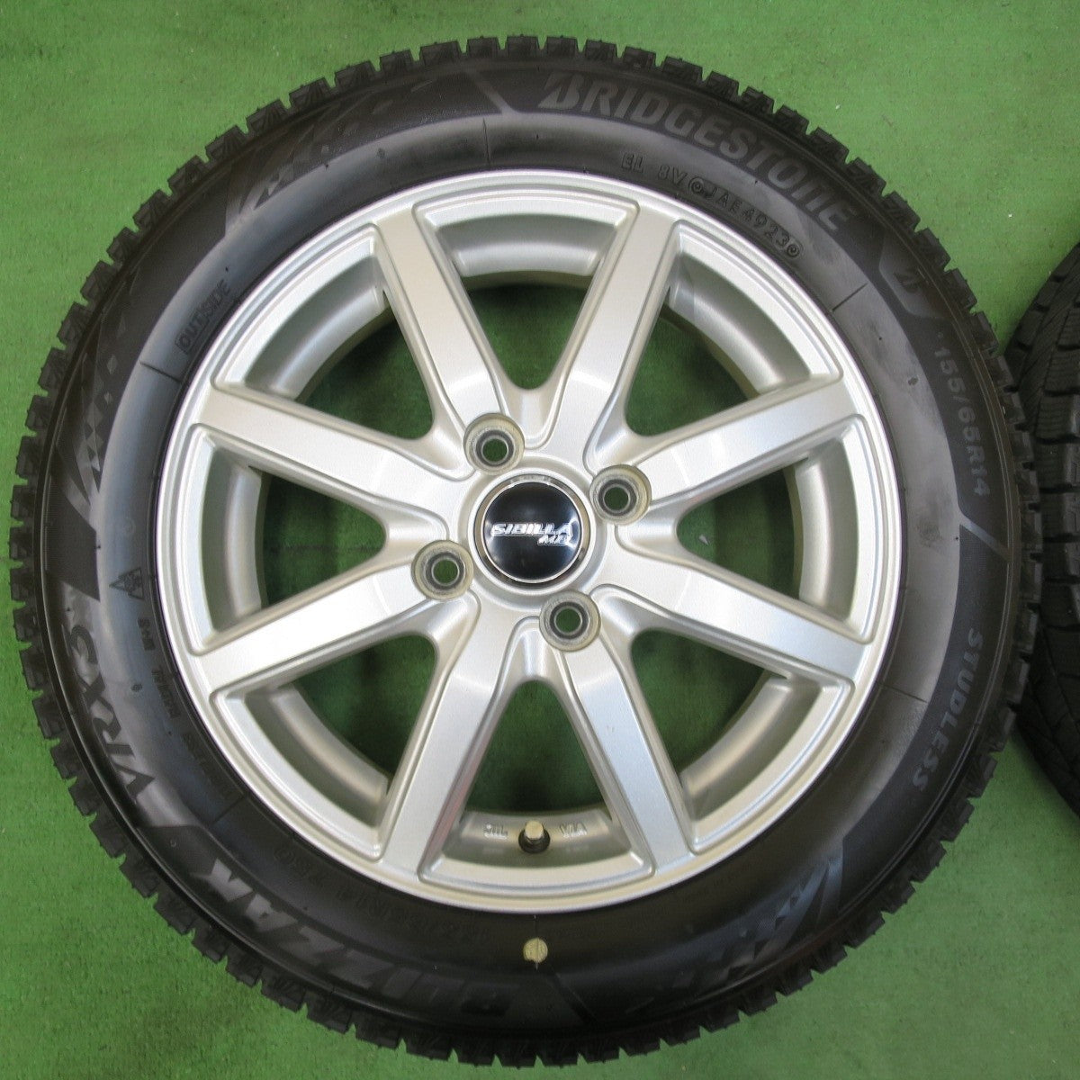 バリ溝！23年！キレイ！9.5分以上★スタッドレス 155/65R14 ブリヂストン ブリザック VRX3 SIBILLA ME シビラ 14インチ PCD100/4H★5010603イス