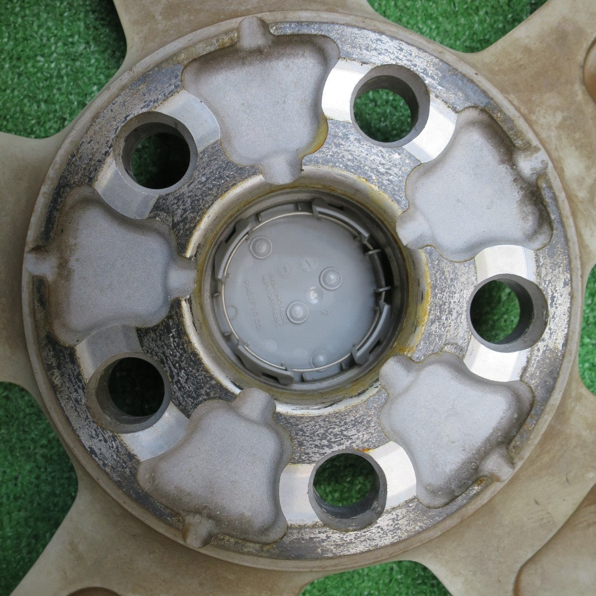 センサー付！キレイ★レクサス UX バージョンL 純正 ホイール 18インチ 18×7J PCD114.3/5H★5102401NJホ