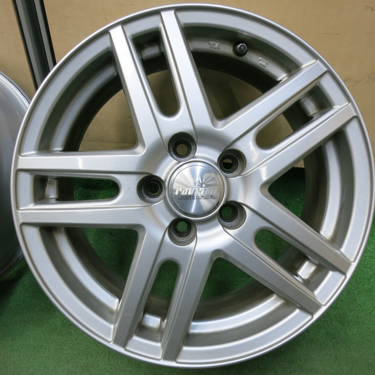 4本価格★プリウス 等 ravrion weds ラブリオン ウェッズ 15インチ ホイール 15×6J PCD100/5H★5031411SYホ