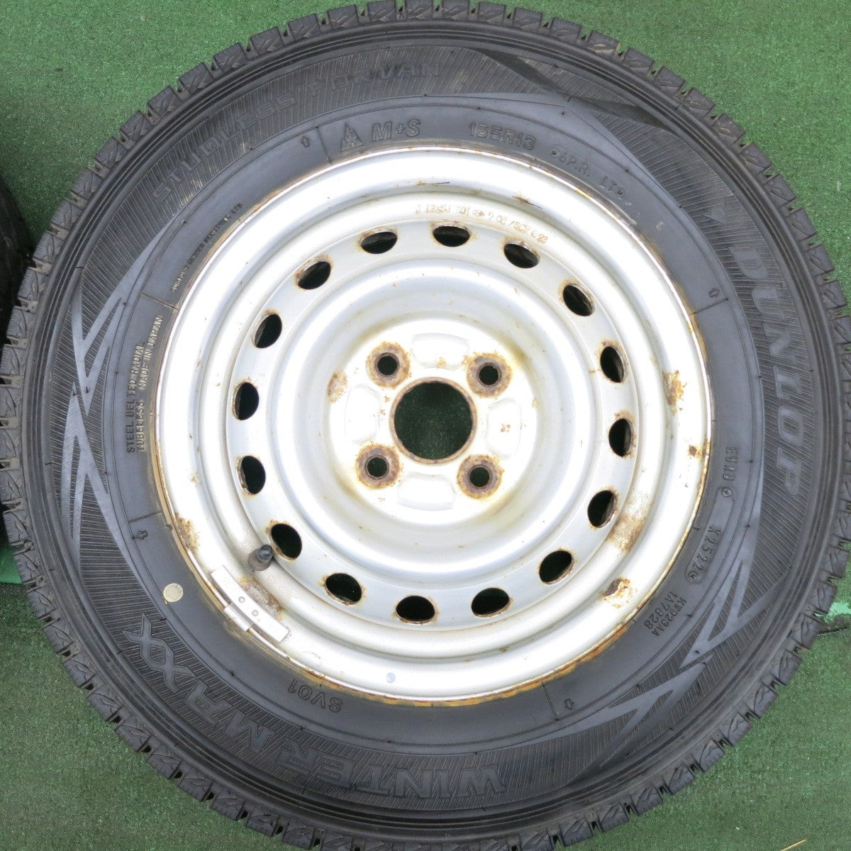 *送料無料* 超バリ溝！22年！ほぼ10分★スタッドレス 165R13 6PR ダンロップ ウインターマックス SV01 スチール ホイール 13インチ PCD100/4H★4042909HAス