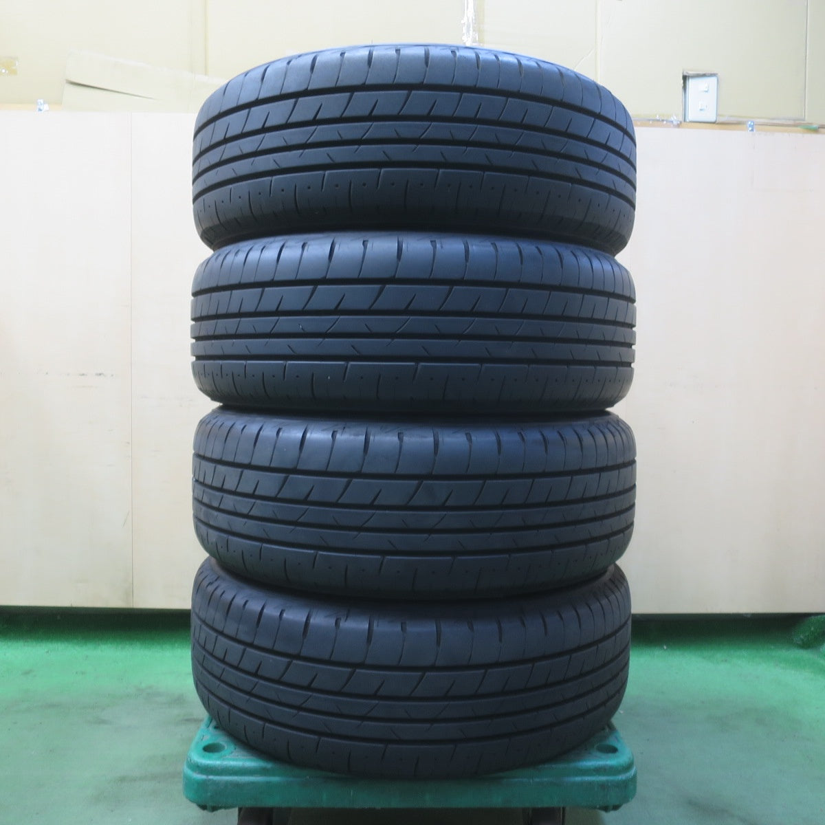 バリ溝！25年！キレイ！9.5分★ホンダ ヴェゼル 純正 215/55R17 ブリヂストン プレイズ PX-RV2 17インチ PCD114.3/5H★6050403イノ