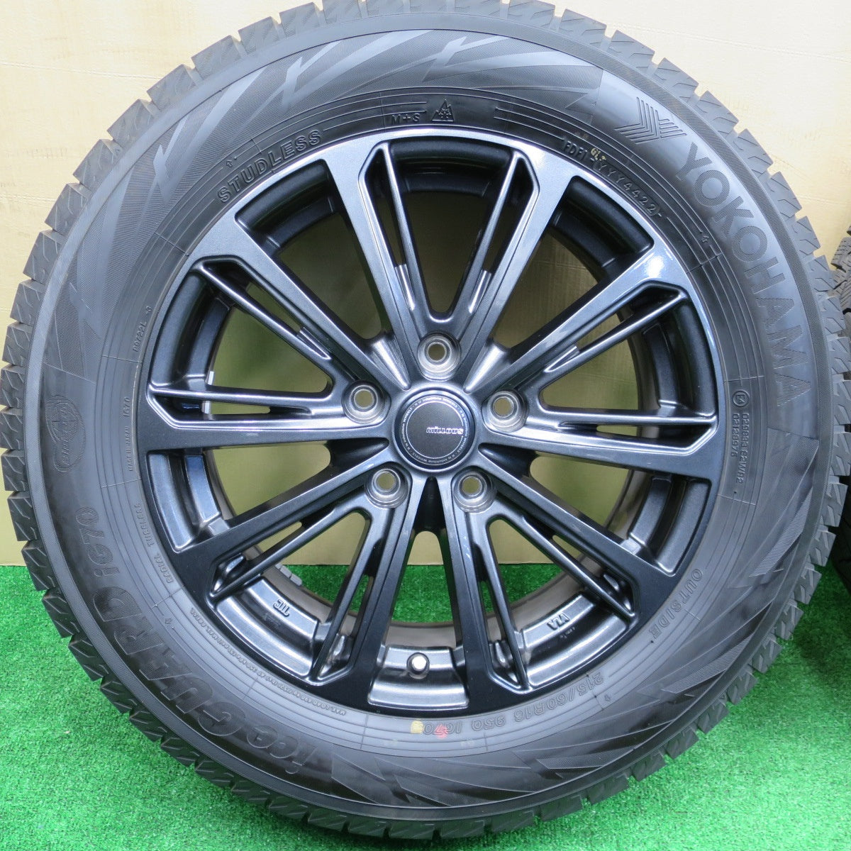 ほぼ未使用！22年！キレイ★スタッドレス 215/60R16 ヨコハマ アイスガード iG70 MiLLOUS DF ミルアス 16インチ PCD114.3/5H★5112804NKス