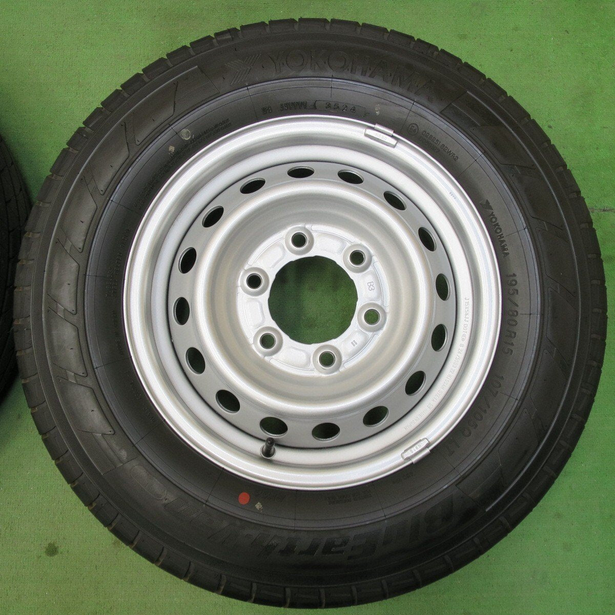 新車外し 24年★日産 キャラバン 純正 スチール 195/80R15 107/105Q ヨコハマ BluEarth-Van RY55 PCD139.7/6H★5040402イノ