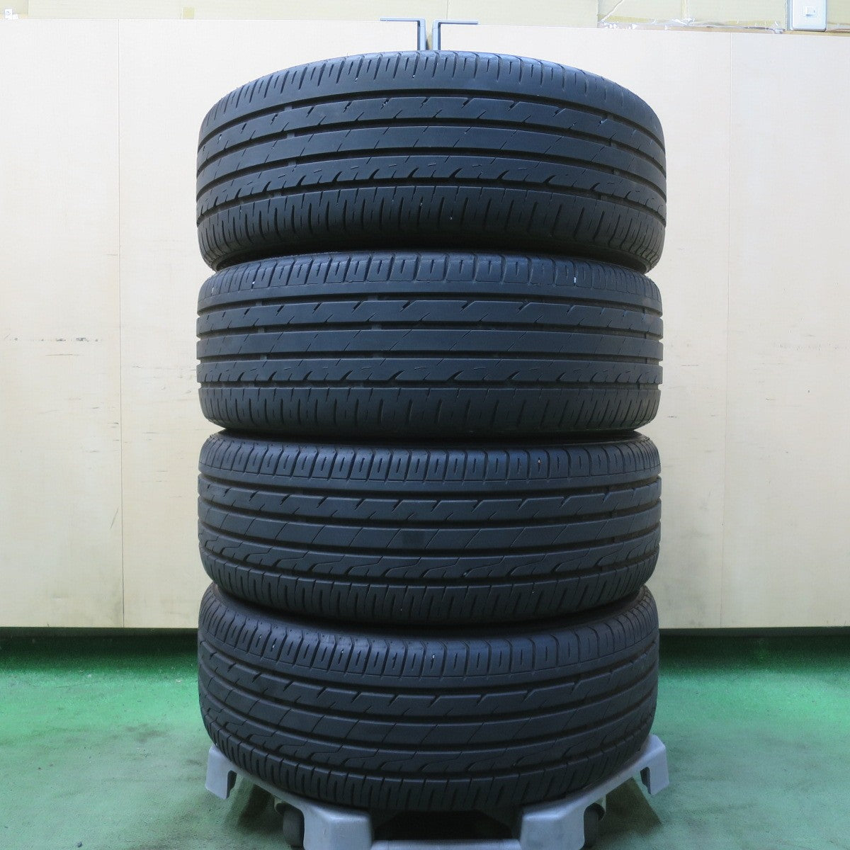 バリ溝！24年！9.5分★マツダ CX-3 純正 215/45R18 メダリオン CST MD-A1 18インチ CX3 PCD114.3/5H★6032609イノ
