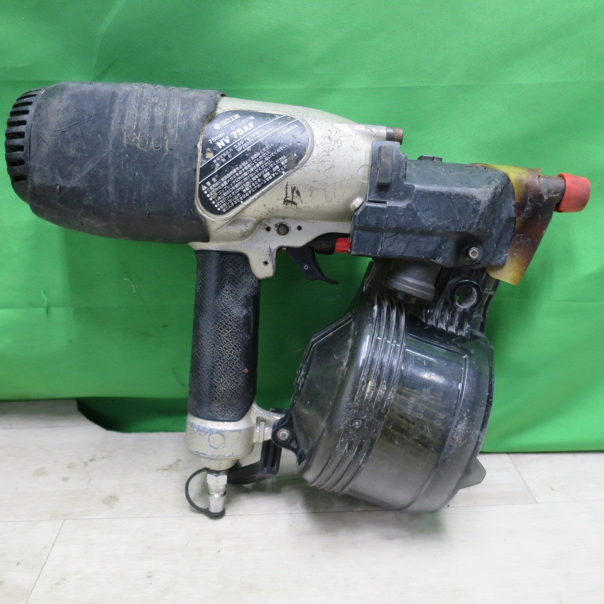 [送料無料] ☆日立工機 75mm 常圧 ロール 釘打機 NV75AF ケース付き 釘打ち機 エア 工具☆